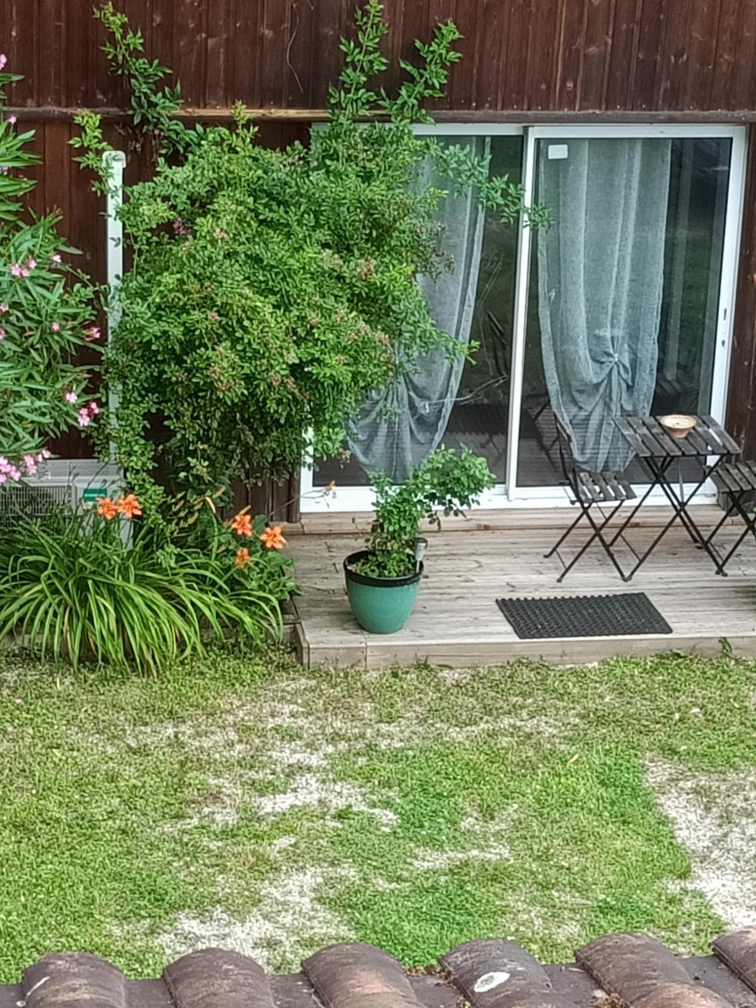 Charmant Riscle Exterior foto